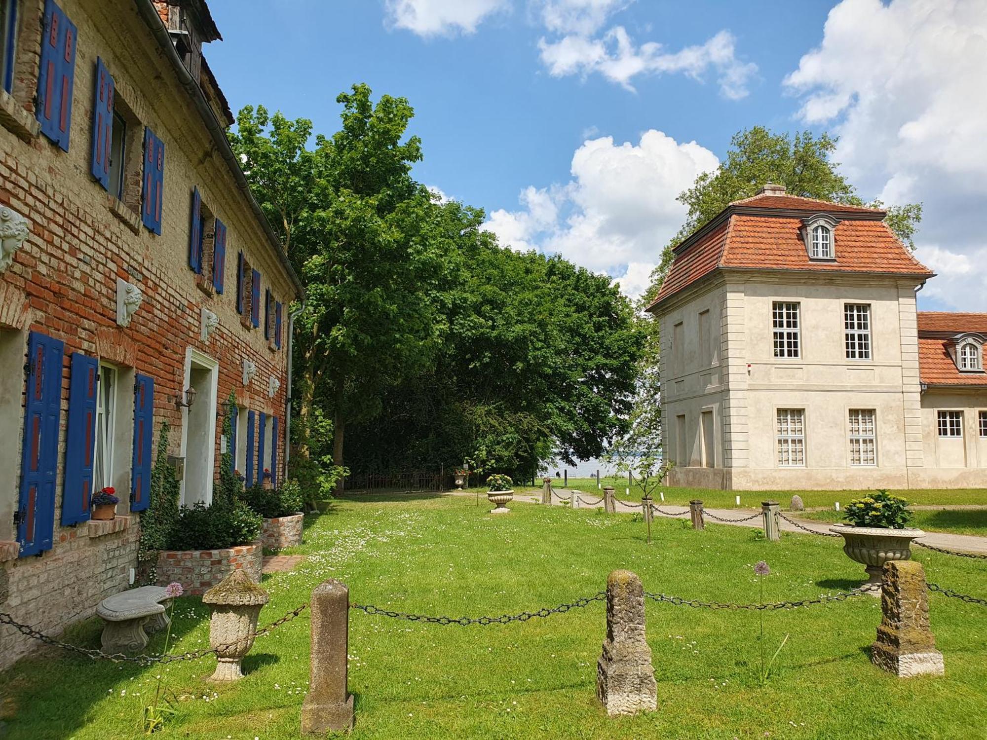 Gesindehaus Am Schloss Kummerower See Kummerow  Kültér fotó